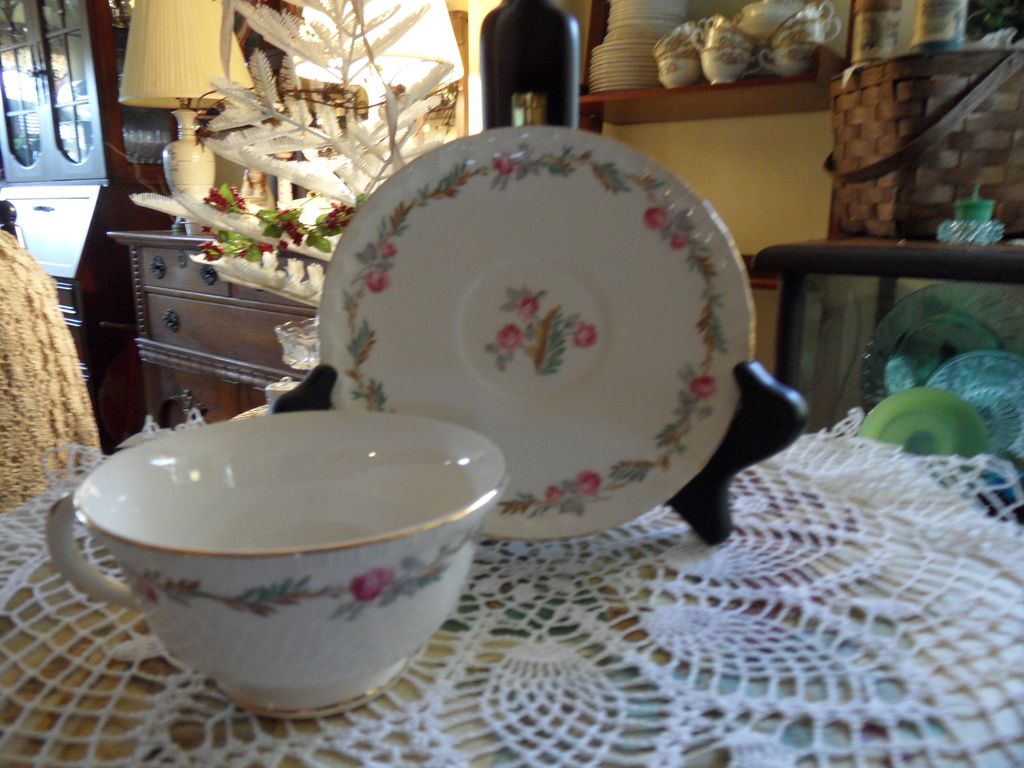 Vintage - Pope Gosser - Tea Cup and Saucer Set Vintage - Pope Gosser - Tea Cup and Saucer Set