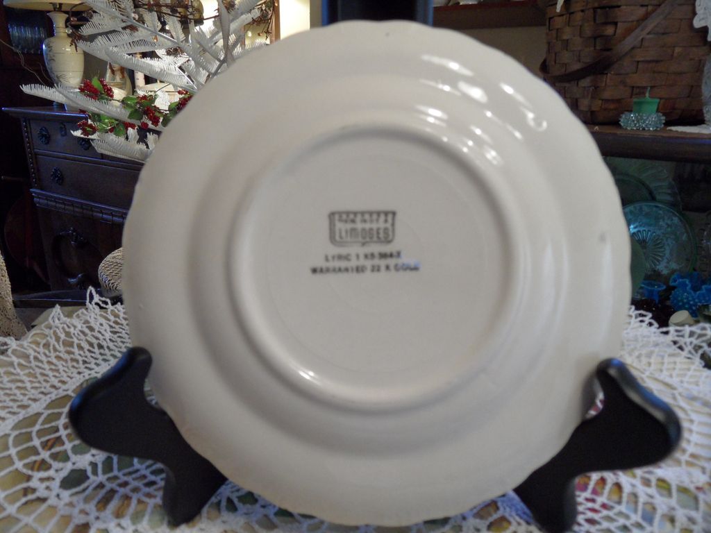 Vintage - Limoges - Dessert Plate - 22k gold Vintage - Limoges - Dessert Plate - 22k gold