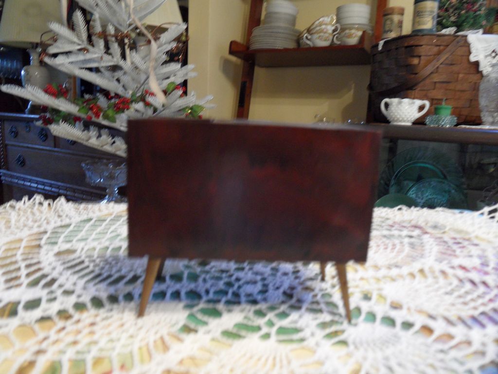 Vintage - Salt and Pepper Shakers - 1940's Vintage - Salt and Pepper Shakers - 1940's