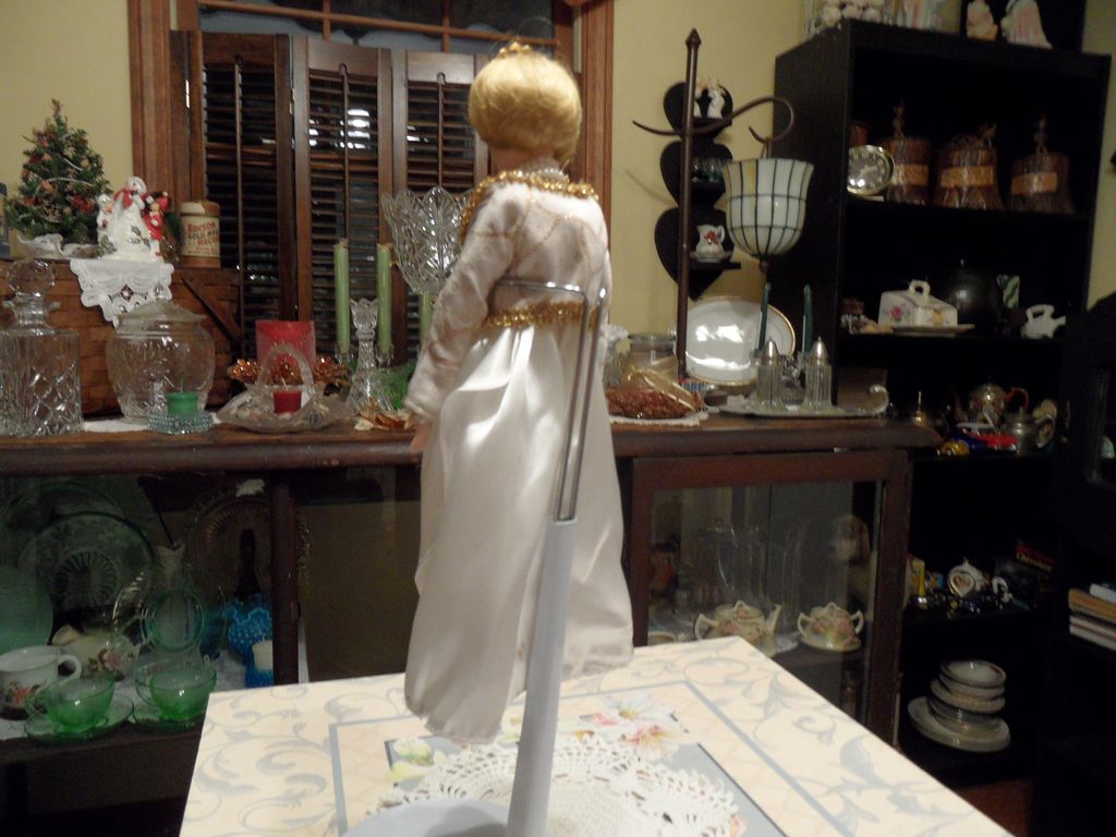Vintage - Princess Diana Porcelain Doll - 10" tall Vintage - Princess Diana Porcelain Doll - 10" tall