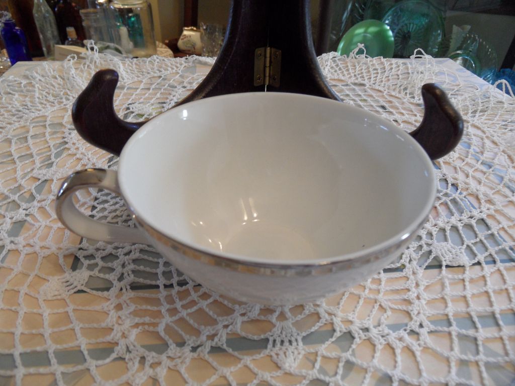 Vintage - Harmony House Fine China - Moderne - Tea Cup Vintage - Harmony House Fine China - Moderne - Tea Cup