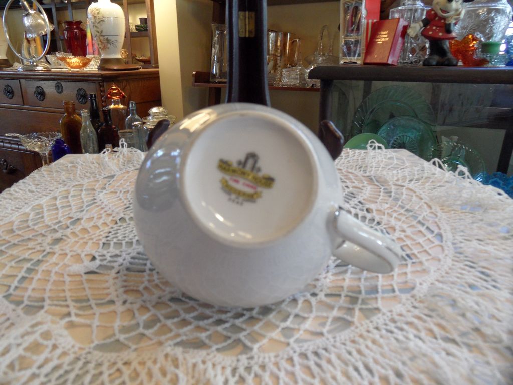 Vintage - Harmony House Fine China - Moderne - Creamer Vintage - Harmony House Fine China - Moderne - Creamer
