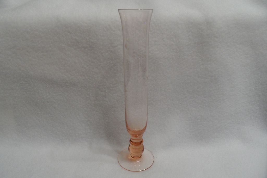Vintage - Depression Glass - Pink - Rose Bud Vase Vintage - Depression Glass - Pink - Rose Bud Vase