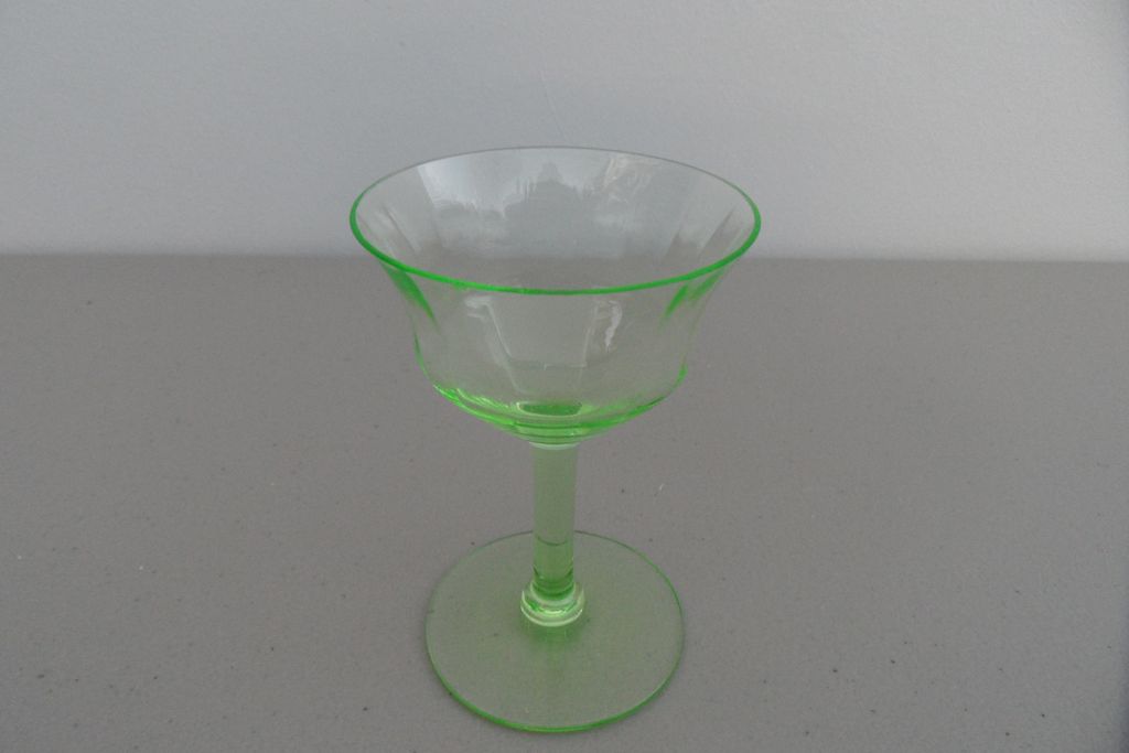 Vintage - Depression Glass - Wine Glass - Green Vintage - Depression Glass - Wine Glass - Green