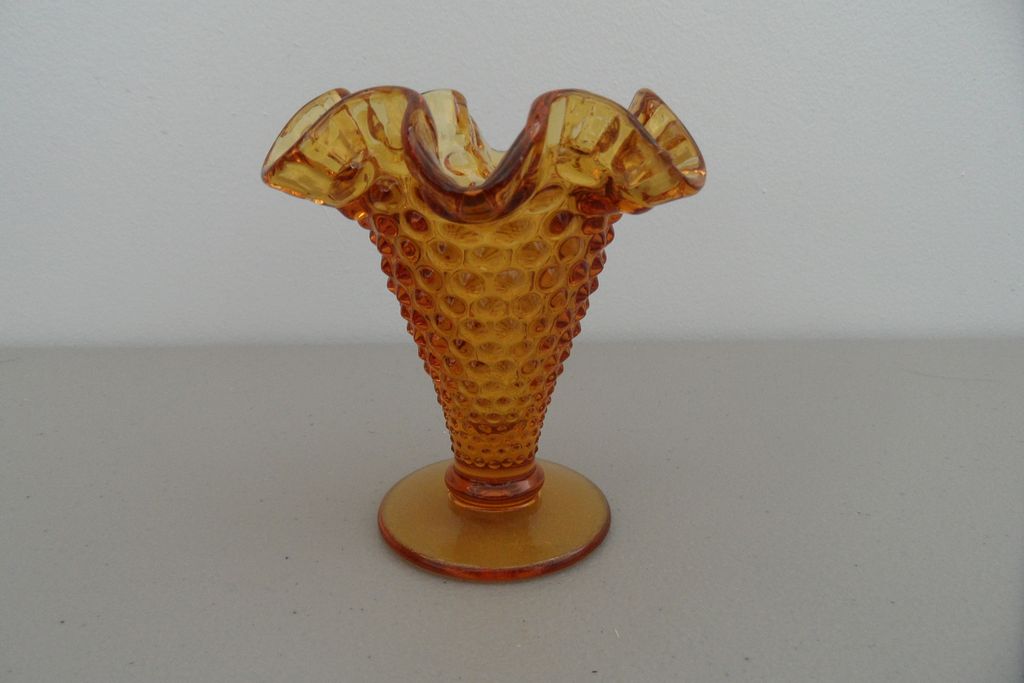 Vintage - Depression Glass - Vase Vintage - Depression Glass - Vase