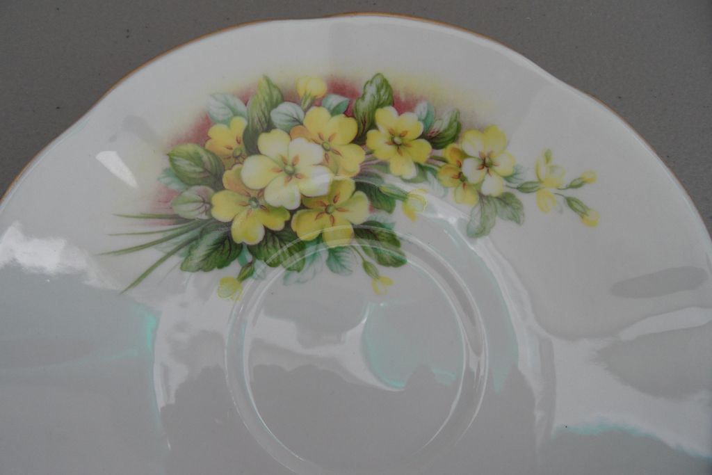 Vintage - Rosina, Fine Bone China - Saucer Vintage - Rosina, Fine Bone China - Saucer