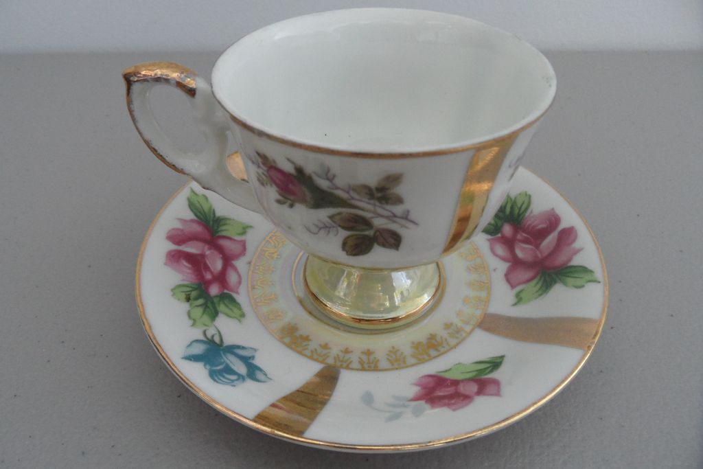 Vintage - Tea Cup and Saucer Vintage - Tea Cup and Saucer