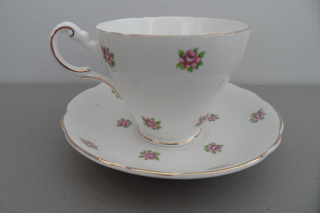 Vintage - Regency English Bone China - Tea Cup and Saucer Vintage - Regency English Bone China - Tea Cup and Saucer