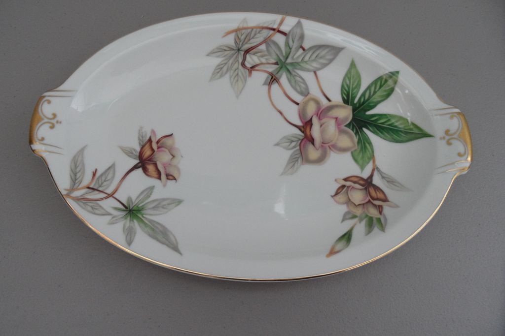 Vintage - Meito China - Woodrose - Platter Vintage - Meito China - Woodrose - Platter