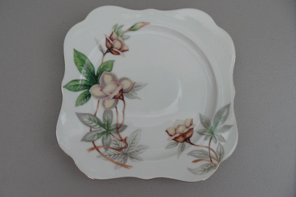 Vintage - Meito China - Woodrose - Square Salad Plate Vintage - Meito China - Woodrose - Square Salad Plate