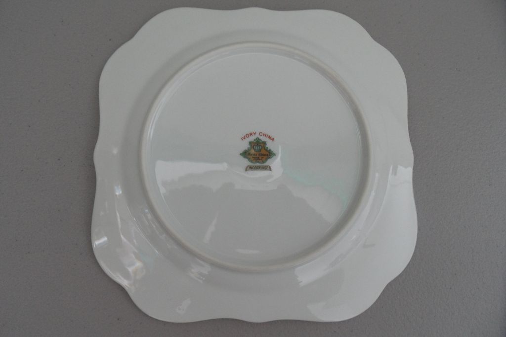 Vintage - Meito China - Woodrose - Square Salad Plate Vintage - Meito China - Woodrose - Square Salad Plate