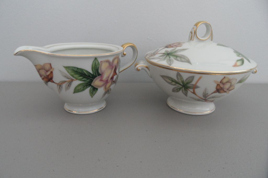 Vintage - Meito China - Woodrose - Creamer and Covered Sugar Vintage - Meito China - Woodrose - Creamer and Covered Sugar