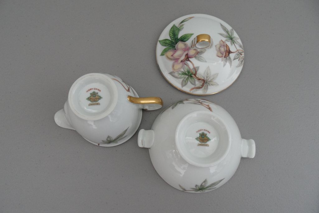 Vintage - Meito China - Woodrose - Creamer and Covered Sugar Vintage - Meito China - Woodrose - Creamer and Covered Sugar