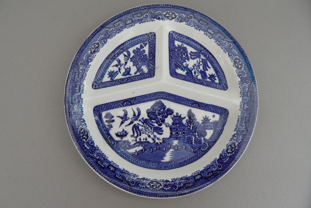 Vintage - 1920's Grill Plate - Blue Willow Vintage - 1920's Grill Plate - Blue Willow