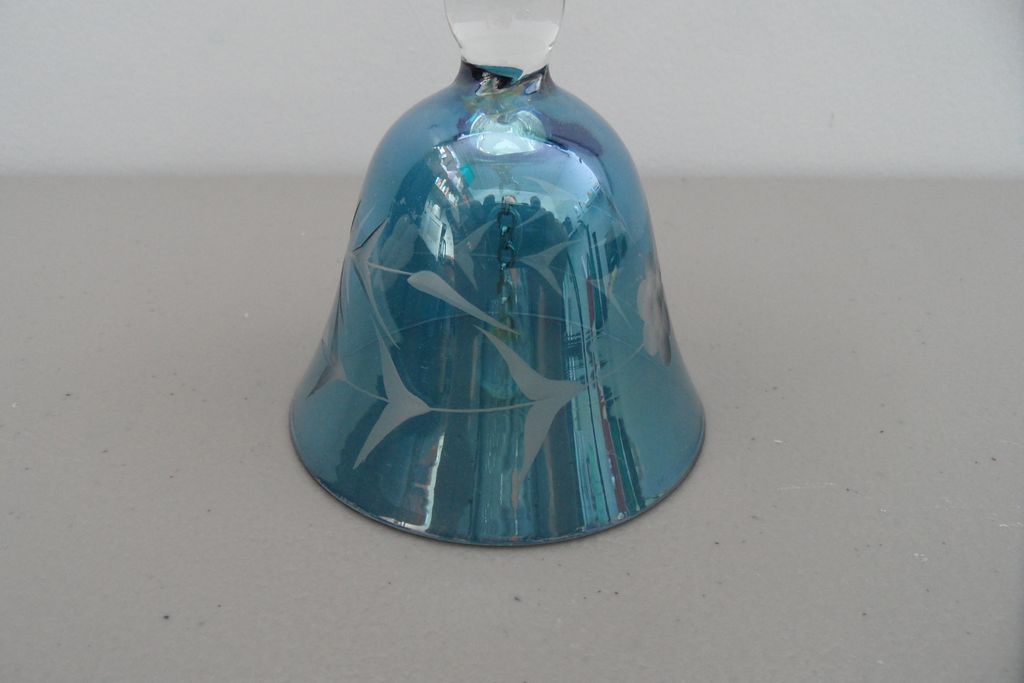 Vintage - Crystal Bell Vintage - Crystal Bell