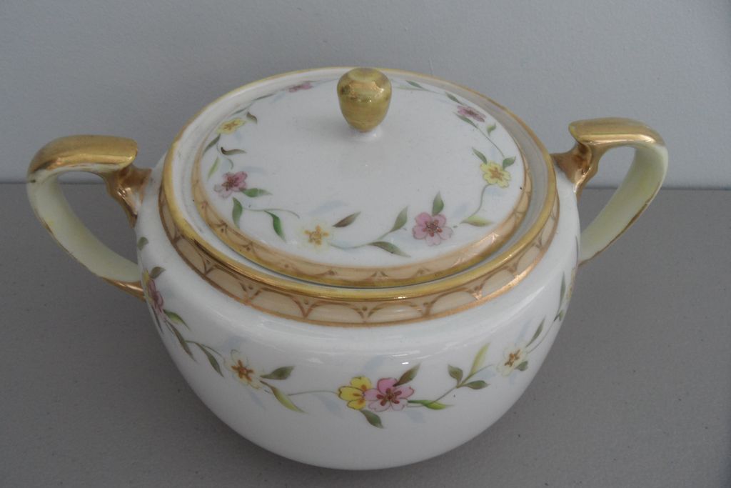 Vintage - Nippon - Covered Biscuit Jar Vintage - Nippon - Covered Biscuit Jar
