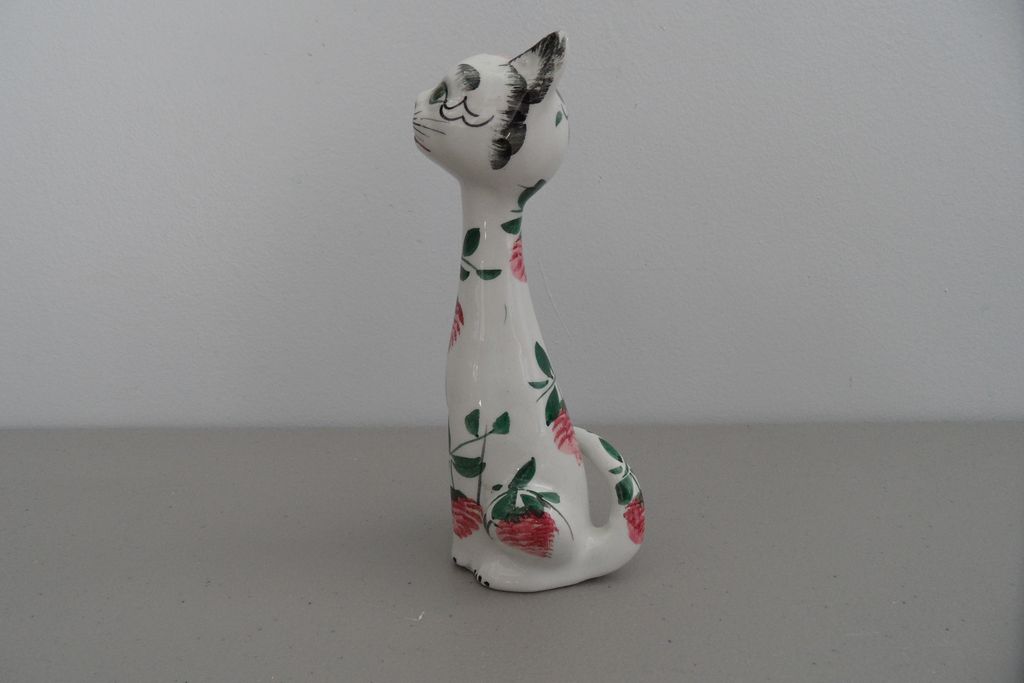Vintage - Kitty Figurine Vintage - Kitty Figurine