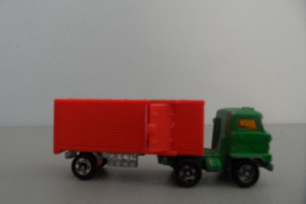Vintage - Tomica - Tractor Trailer Vintage - Tomica - Tractor Trailer