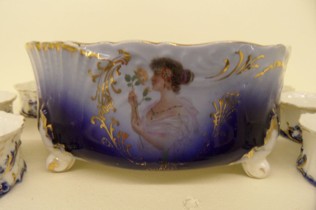 Vintage - Berry Bowl and Servers - Porcelain - Bavaria Vintage - Berry Bowl and Servers - Porcelain - Bavaria