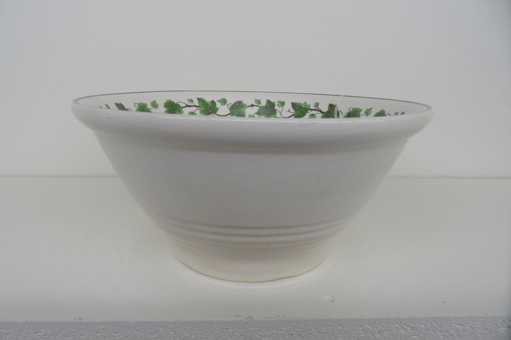 Vintage - Bowl - Harker Pottery Vintage - Bowl - Harker Pottery
