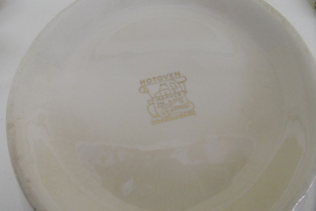 Vintage - Bowl - Harker Pottery Vintage - Bowl - Harker Pottery