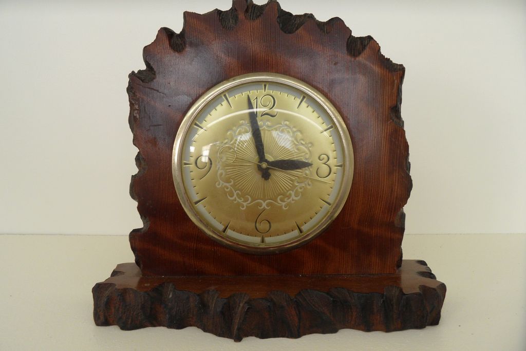 Vintage - Clock - Electric - Lanshire Clock Company Vintage - Clock - Electric - Lanshire Clock Company