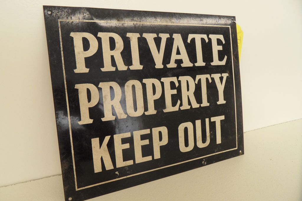 Vintage - Tin Sign - Keep Out Vintage - Tin Sign - Keep Out