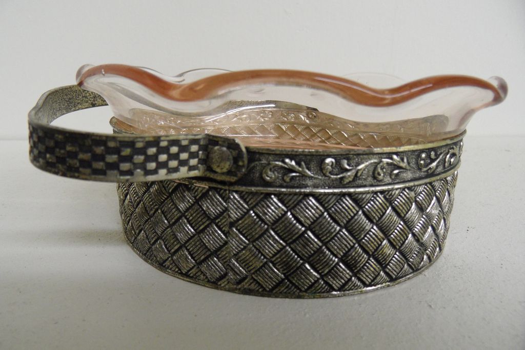 Vintage - Depression Glass - Serving Dish with Holder Vintage - Depression Glass - Serving Dish with Holder