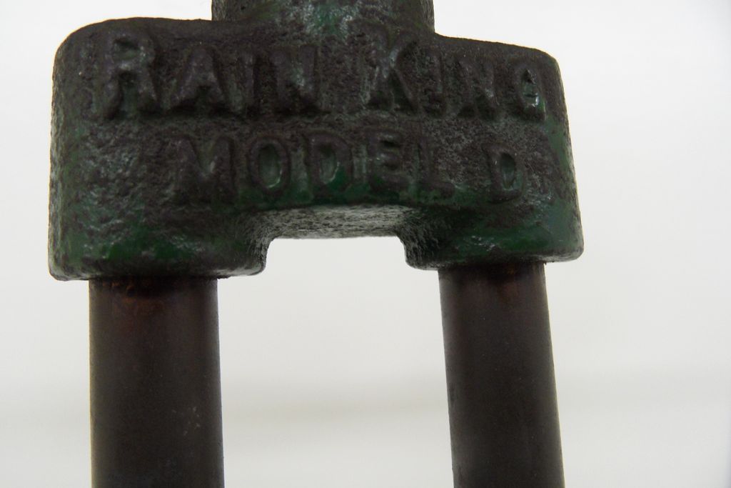 Vintage - Sprinkler - Rain King Lawn Sprinkler Vintage - Sprinkler - Rain King Lawn Sprinkler