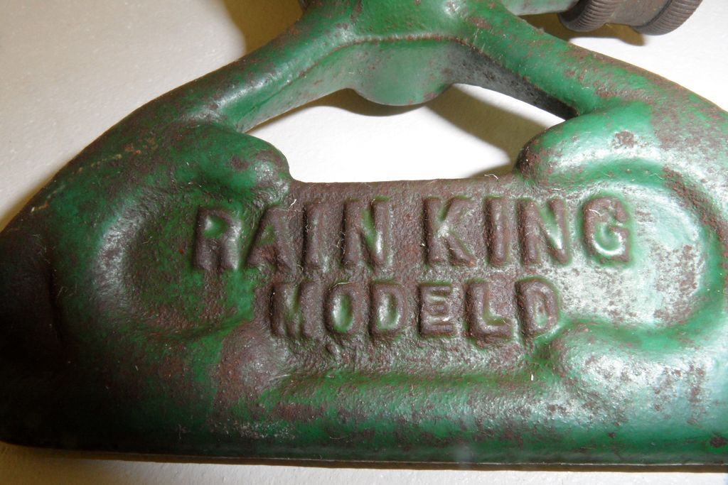 Vintage - Sprinkler - Rain King Lawn Sprinkler Vintage - Sprinkler - Rain King Lawn Sprinkler