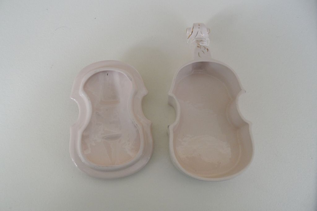 Vintage - Porcelain - Trinket Dish - Violin Vintage - Porcelain - Trinket Dish - Violin