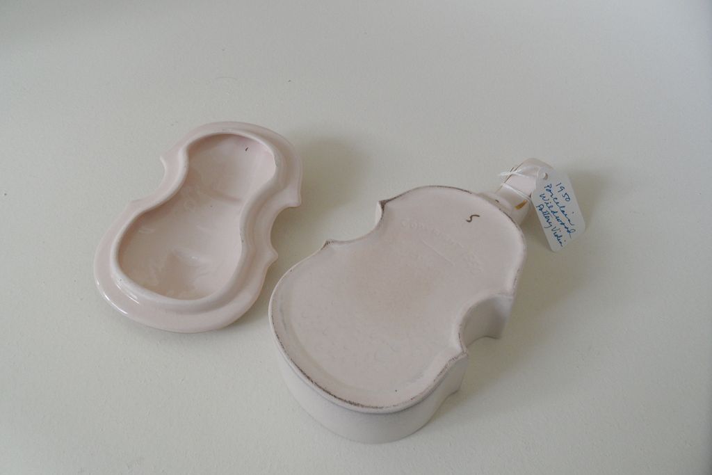 Vintage - Porcelain - Trinket Dish - Violin Vintage - Porcelain - Trinket Dish - Violin