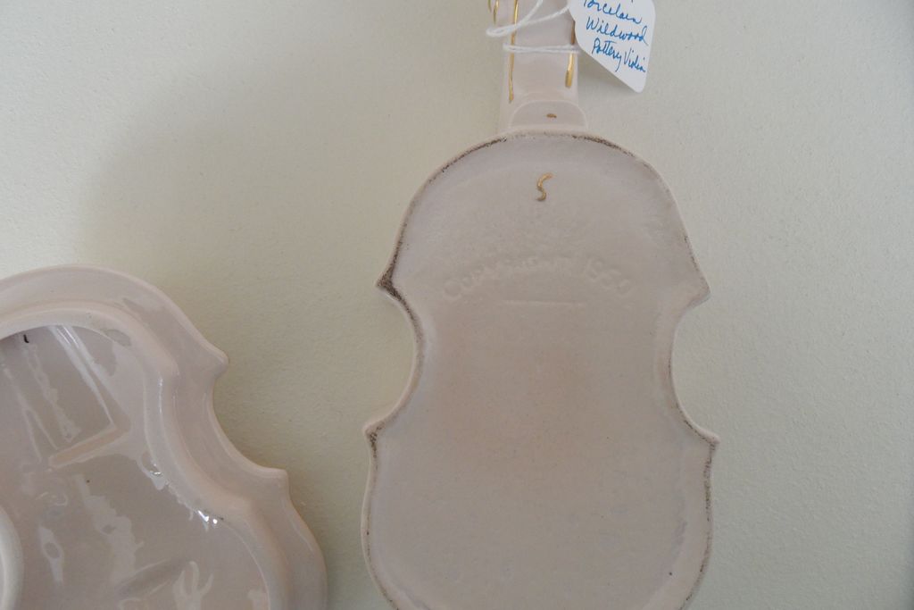 Vintage - Porcelain - Trinket Dish - Violin Vintage - Porcelain - Trinket Dish - Violin