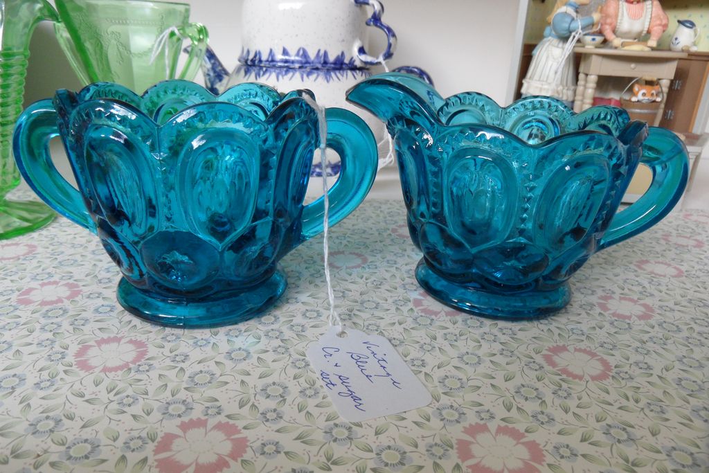 Vintage - Creamer and Sugar Set - Blue Glass Vintage - Creamer and Sugar Set - Blue Glass