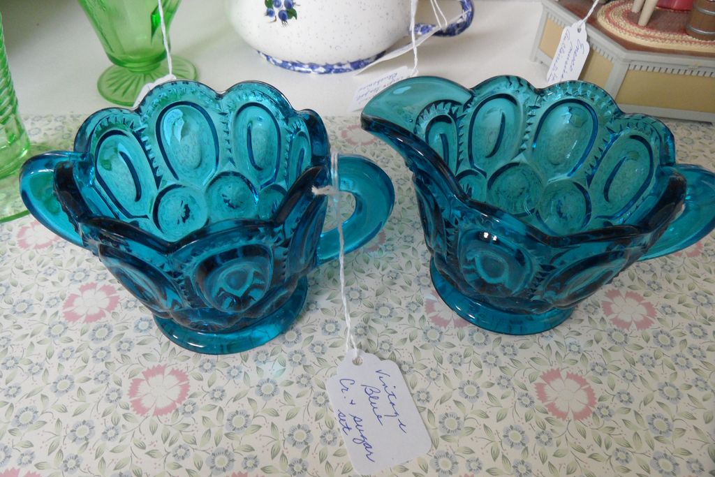Vintage - Creamer and Sugar Set - Blue Glass Vintage - Creamer and Sugar Set - Blue Glass