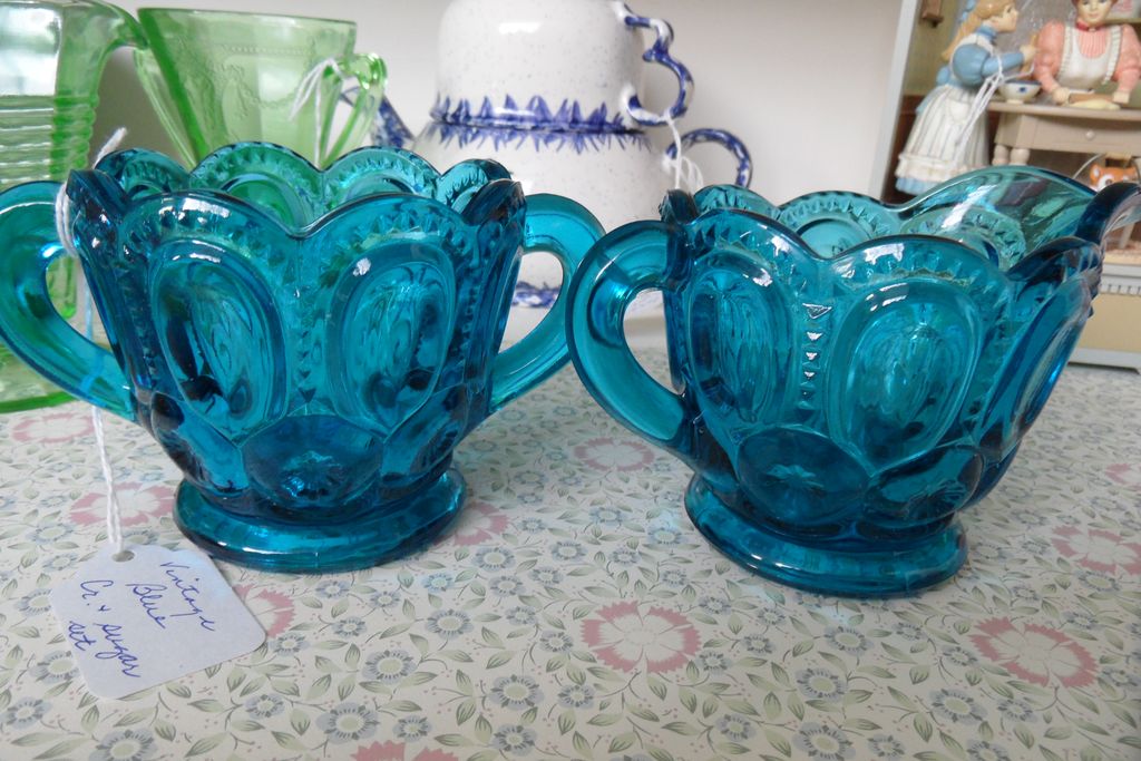 Vintage - Creamer and Sugar Set - Blue Glass Vintage - Creamer and Sugar Set - Blue Glass