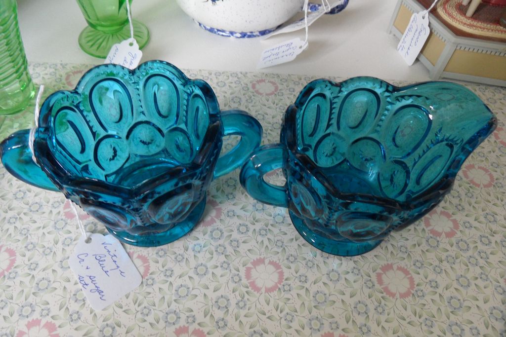 Vintage - Creamer and Sugar Set - Blue Glass Vintage - Creamer and Sugar Set - Blue Glass