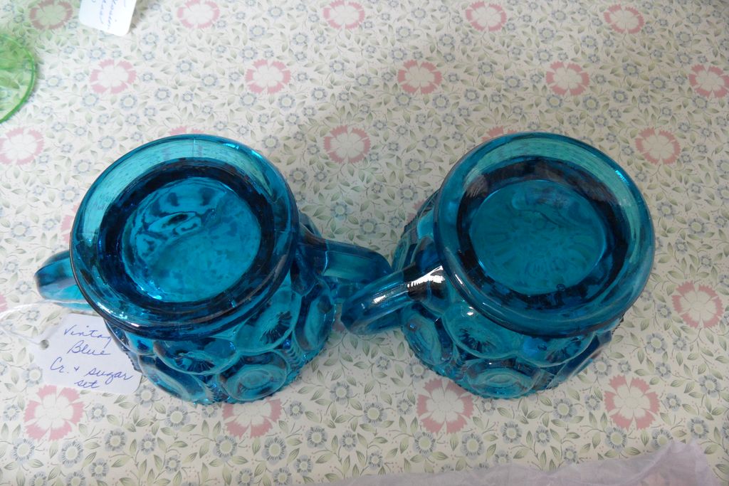 Vintage - Creamer and Sugar Set - Blue Glass Vintage - Creamer and Sugar Set - Blue Glass