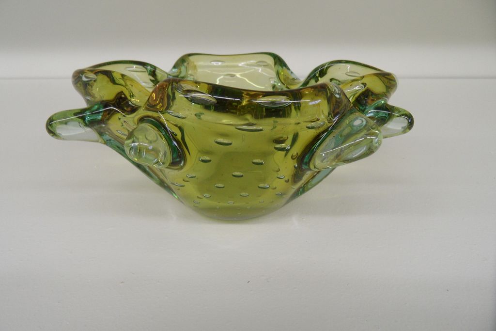 Vintage - Bowl - Hand-Blown Glass Vintage - Bowl - Hand-Blown Glass