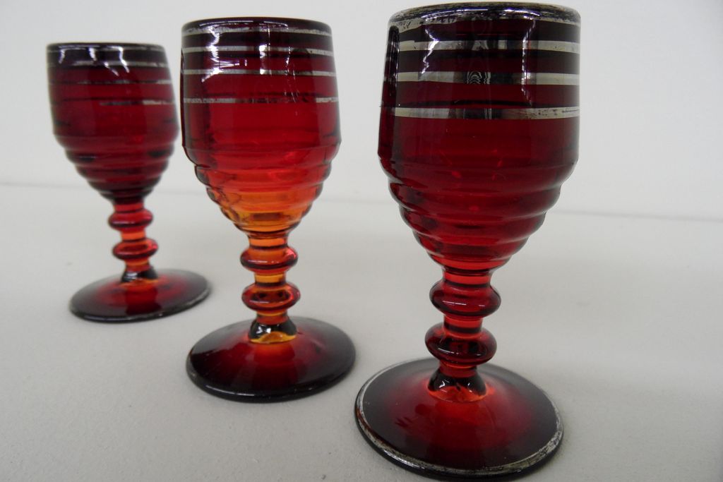 Vintage - Set of Three - Brandy Glasses - Amberina Vintage - Set of Three - Brandy Glasses - Amberina
