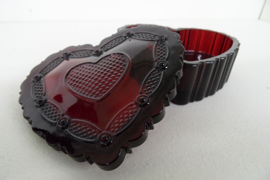 Vintage - Glass - Heart Trinket Dish - Avon - 1980's Vintage - Glass - Heart Trinket Dish - Avon - 1980's