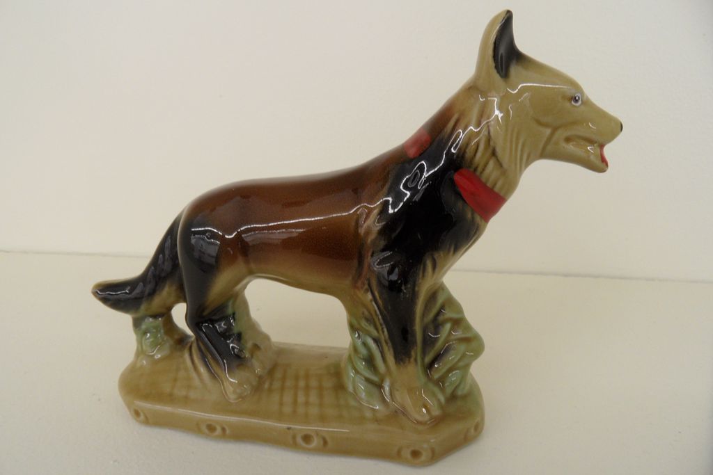 Vintage - Porcelain - Figurine - German Shepard Vintage - Porcelain - Figurine - German Shepard