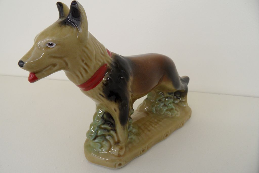 Vintage - Porcelain - Figurine - German Shepard Vintage - Porcelain - Figurine - German Shepard