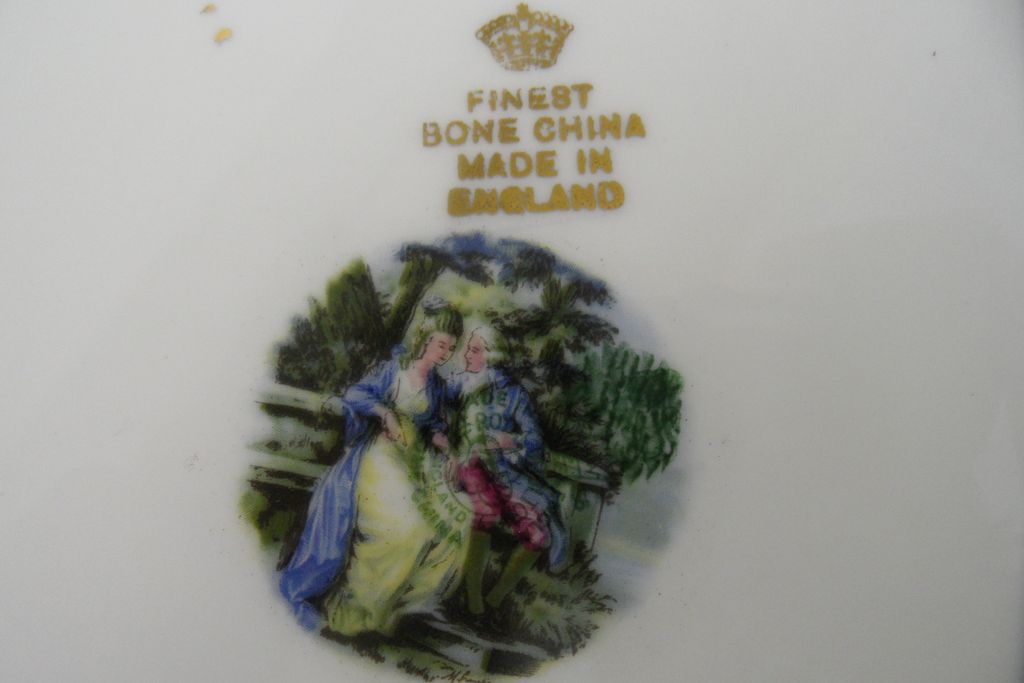 Vintage - Bone China - Display Plate Vintage - Bone China - Display Plate