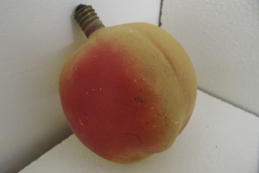 Vintage - Light Bulb - Peach! Vintage - Light Bulb - Peach!