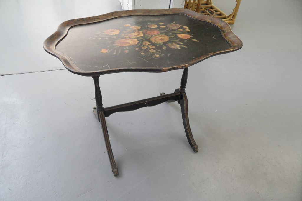 Antique - Tilt Top Table - Duncan Phyfe Style - Hand Painted Antique - Tilt Top Table - Duncan Phyfe Style - Hand Painted