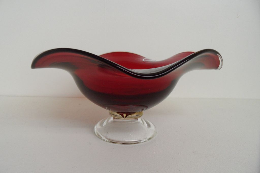 Vintage - Ruby Red Bowl Vintage - Ruby Red Bowl