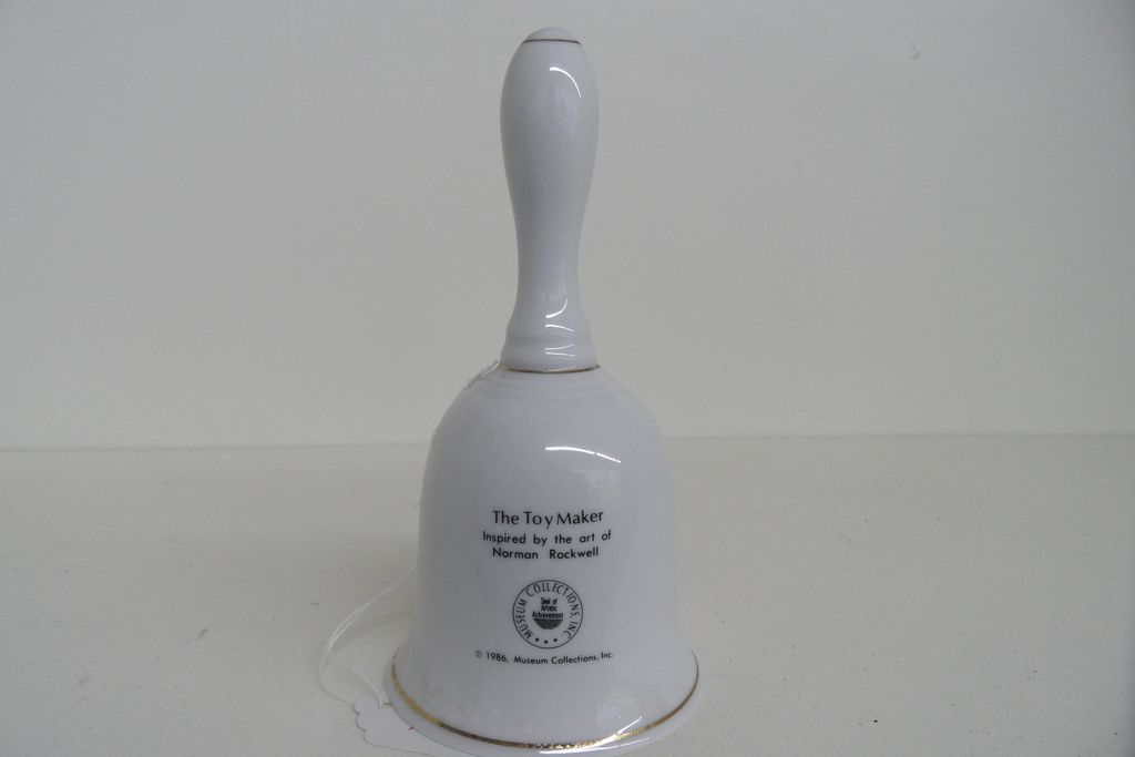 Vintage - 1986 Norman Rockwell Bell Vintage - 1986 Norman Rockwell Bell