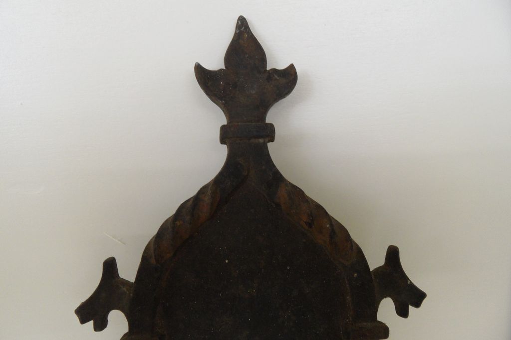 Vintage - Cast Iron Wall Sconce Vintage - Cast Iron Wall Sconce