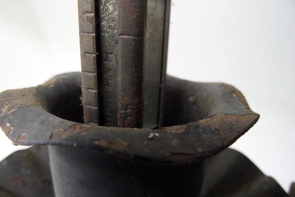 Vintage - Cast Iron Wall Sconce Vintage - Cast Iron Wall Sconce